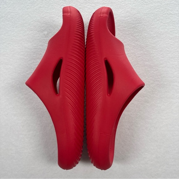 Crocs Mellow Recovery Slide Size 9 M 11 W Sandals Red Slip On Lightweight EUC - Picture 4 of 9